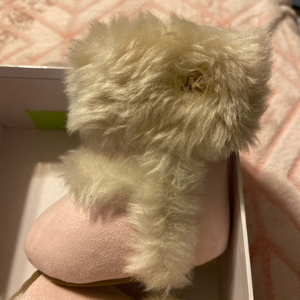 MK baby boots